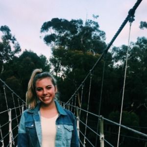 Meet your Posher, Ella